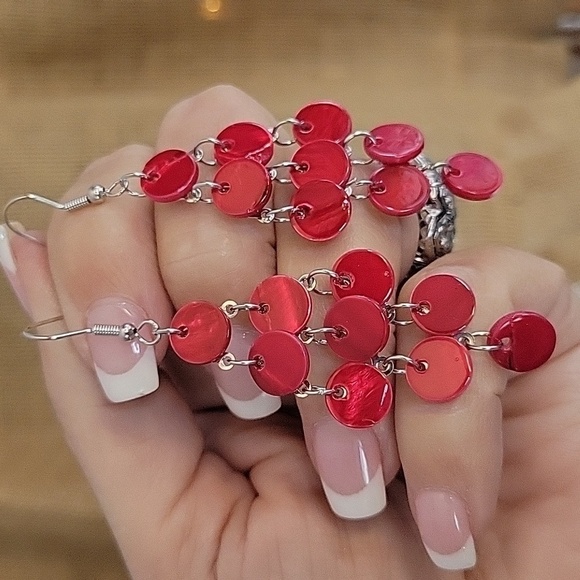 SEASHELL CHANDELIER EARRINGS, choice of color - Picture 6 of 8